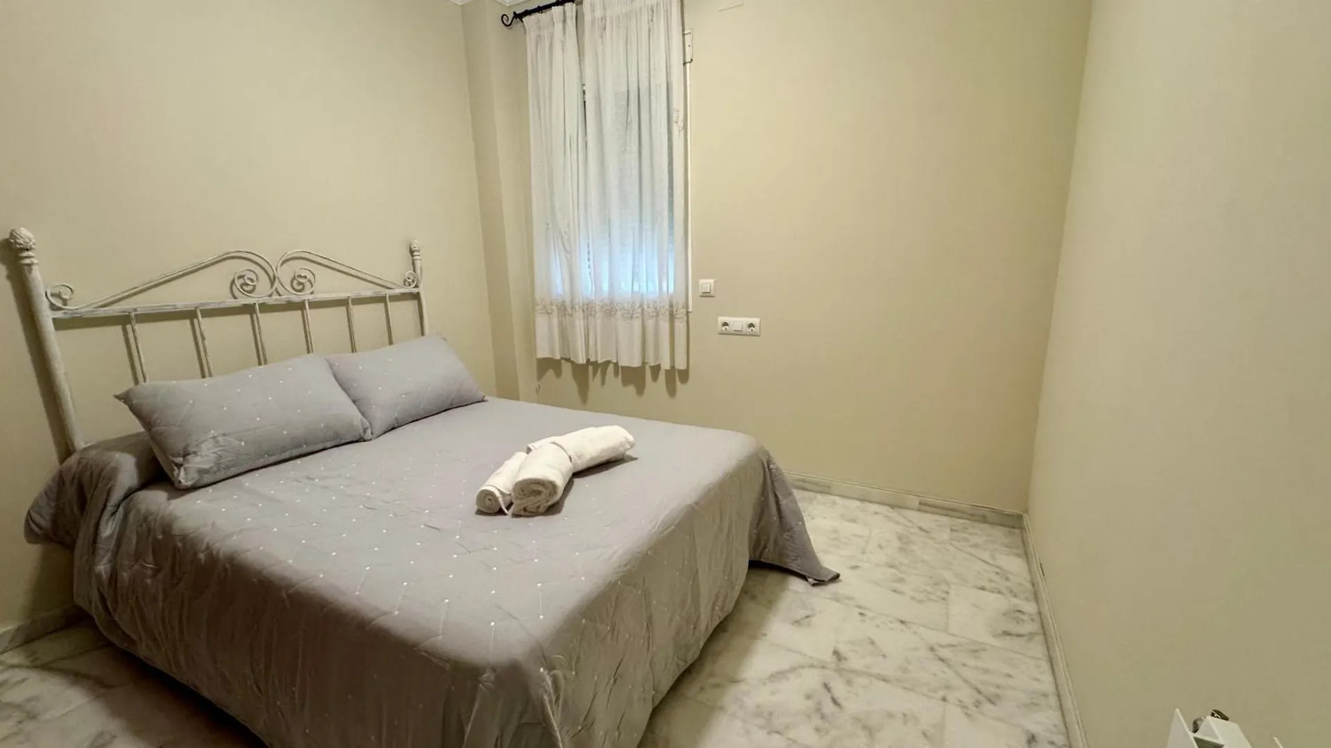 Apartamento En Corazon De Cordoba Con Parking Opcional 0*,  Ισπανία