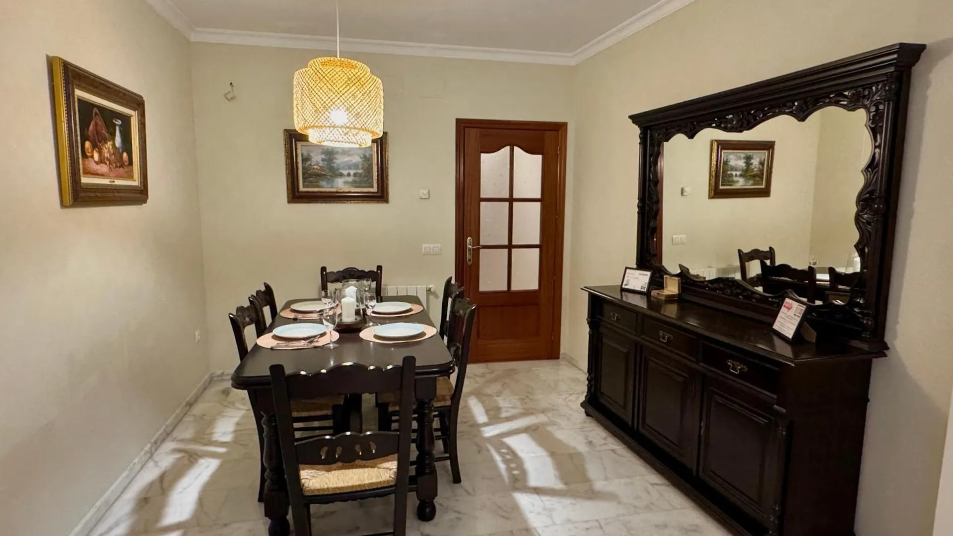 Apartamento En Corazon De Cordoba Con Parking Opcional 0*,
